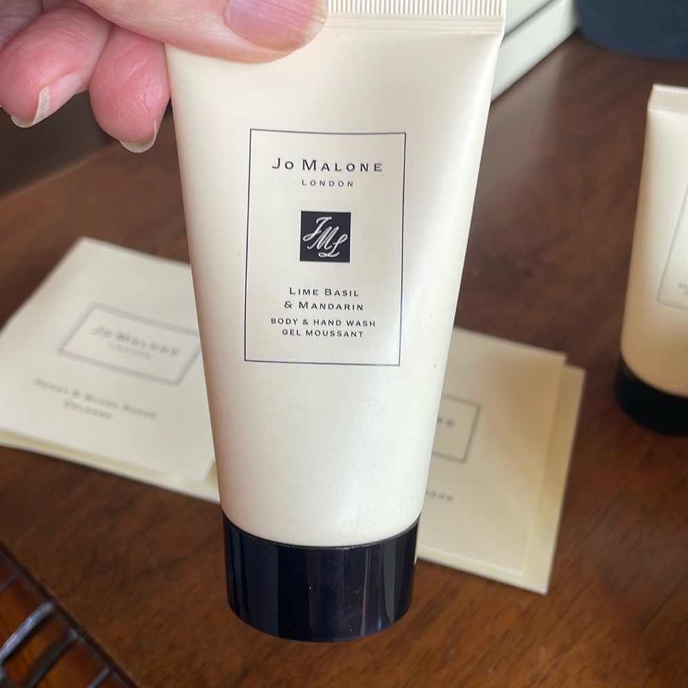“JO MALONE” 8 Medium Sample Size Products, $100 La Mer Gift Cards, Jo M Gift Box - Picture 5 of 16